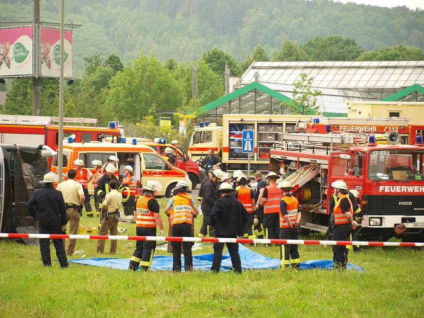 Schwerer Unfall mit Reisebus Lohmar Donrather Dreieck P260.JPG